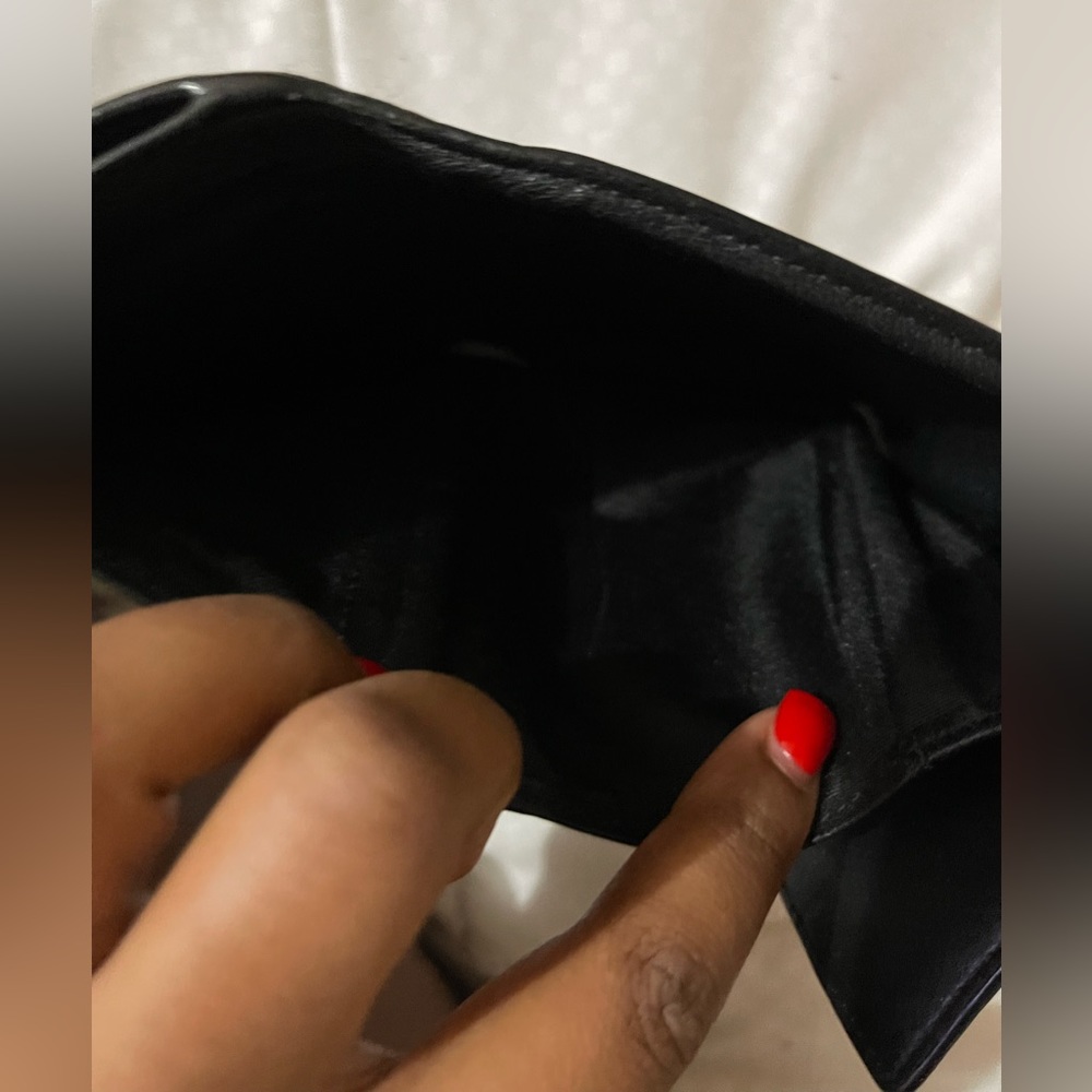 Black & grey unisex mcm wallet ! Authentic comes with original box